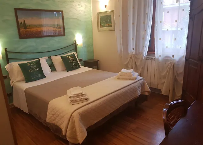 Aurelia Garden Gold Bed and Breakfast