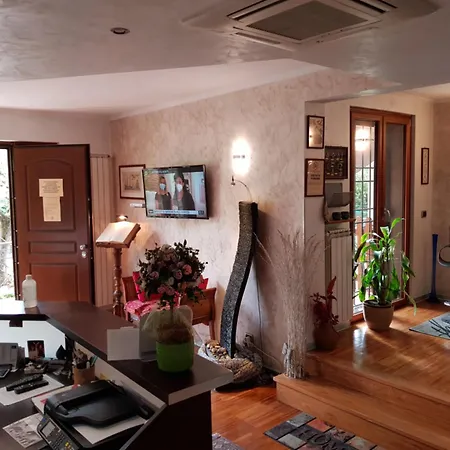 Aurelia Garden Gold Bed & Breakfast Roma