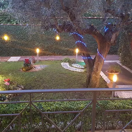 Aurelia Garden Gold Bed & Breakfast Roma