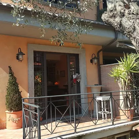 Aurelia Garden Gold Rom