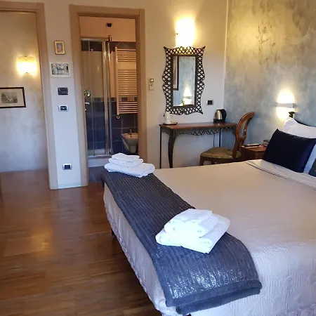 Aurelia Garden Gold Frühstückspension