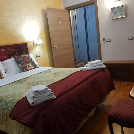 Aurelia Garden Gold Roma